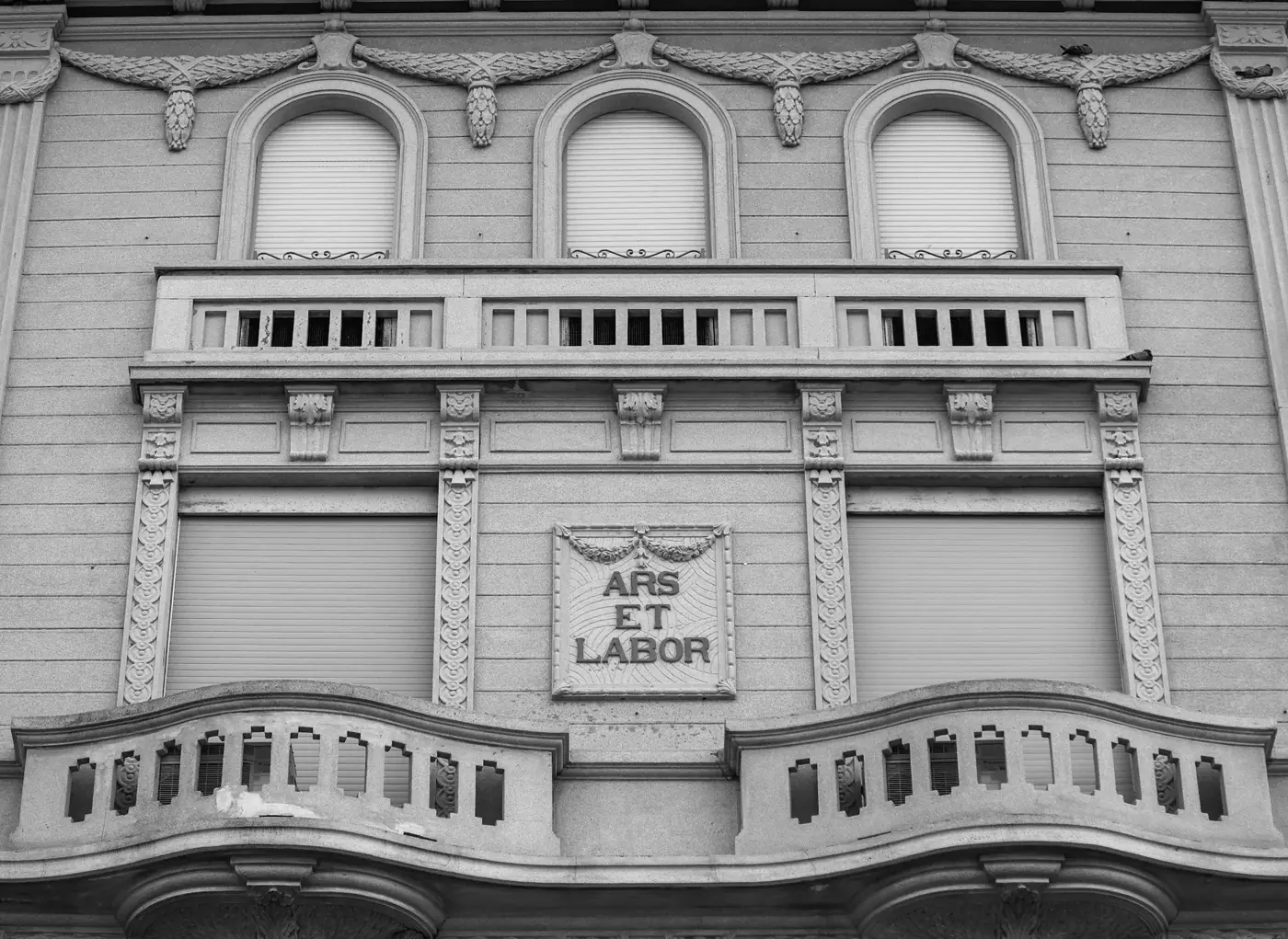 Altbaufassade mit Balkon